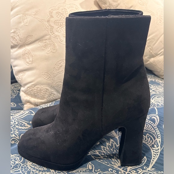 BLACK SWEDE BOOTIES - SIZE 9.5 - Picture 6 of 8